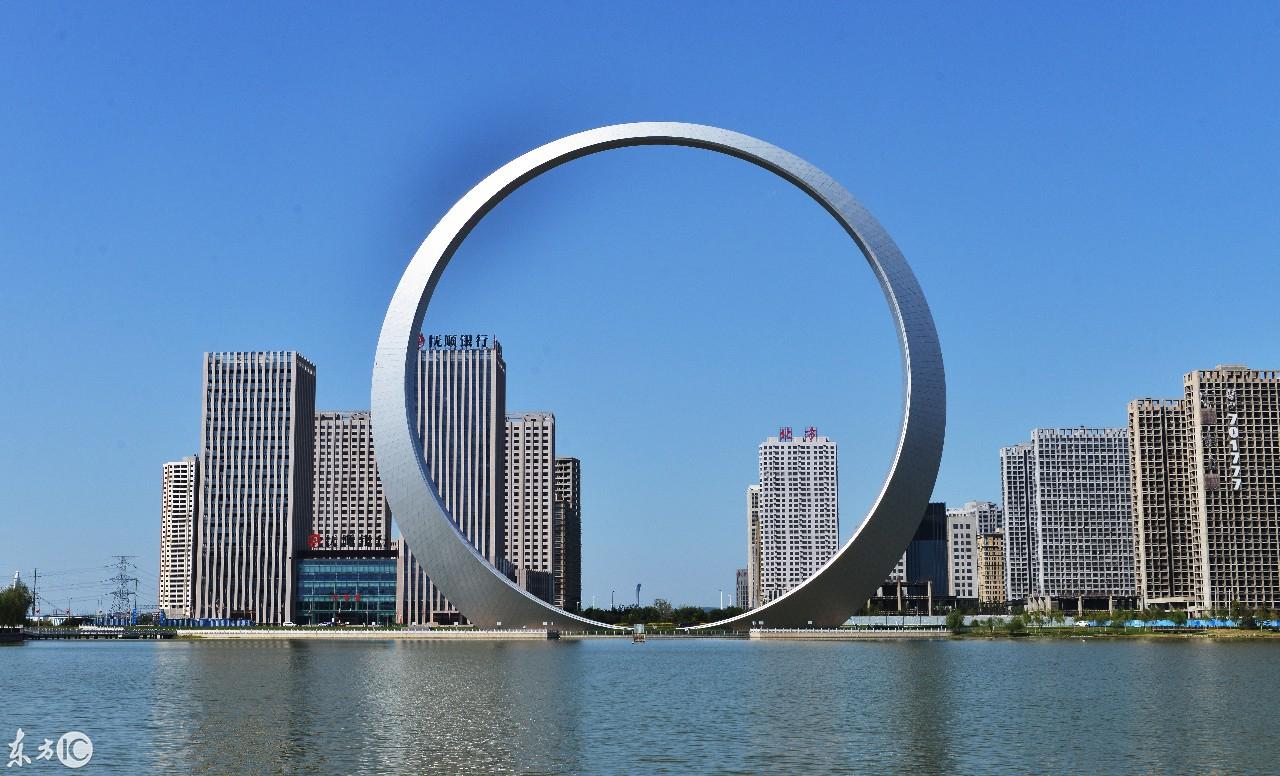 上半年上海亿元房产成交量占全国8成上半年上海亿元房产成交量占全国八成，揭示一线城市房地产市场繁荣现象